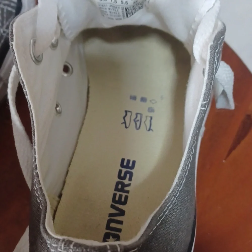 Converse All Stars mens shoes size 5.5 in a medium gray classic style